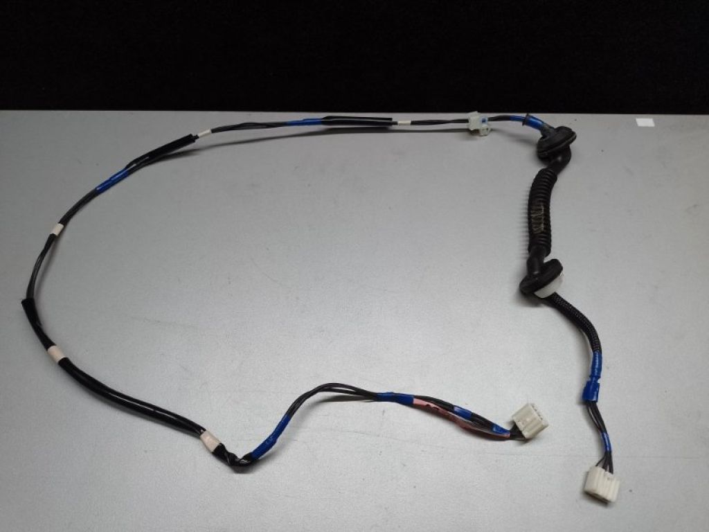 86101-0E090 | Проводка кришки багажника. LEXUS RX350/450 09-15
