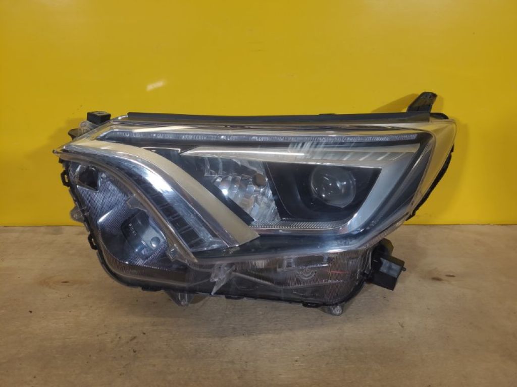 8118542680 | Фара лев. TOYOTA RAV4 13-19