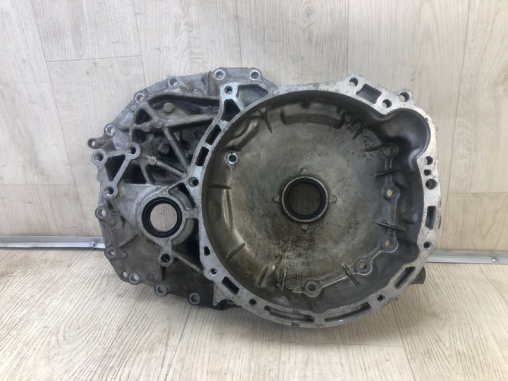 2701A079 | Крышка АКПП передн. MITSUBISHI OUTLANDER XL 05-13