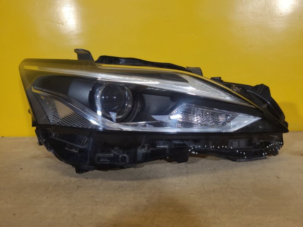 8110576191 | Фара прав. LEXUS CT200 17-