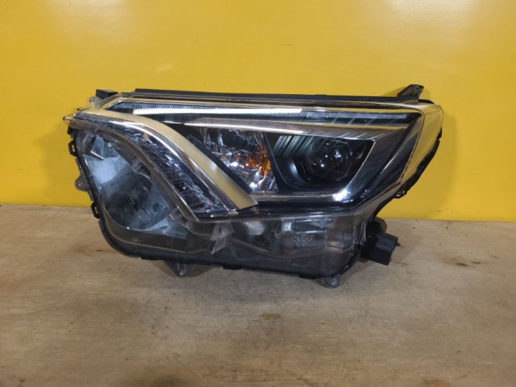 8118542680 | Фара лів. TOYOTA RAV4 13-19