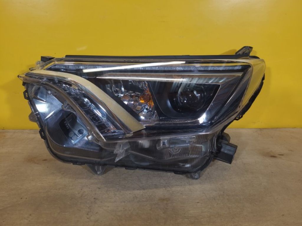 8118542680 | Фара лів. TOYOTA RAV4 13-19