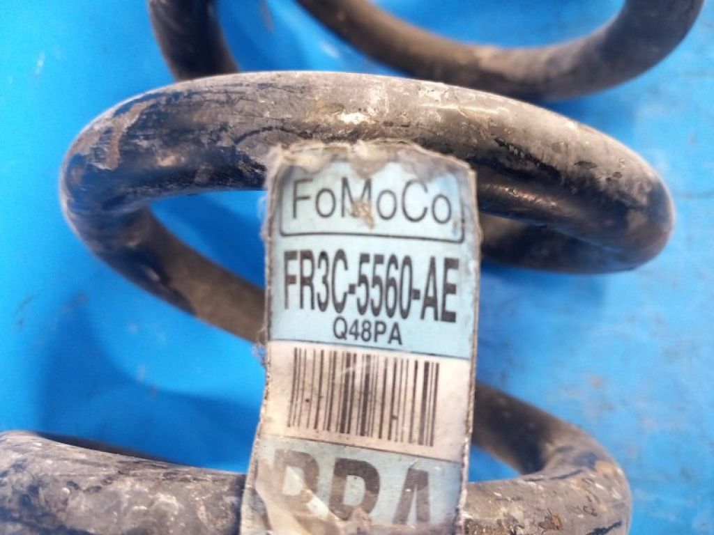 JR3Z-5560-E | Пружина задней подвески FORD MUSTANG 15- - Фото 2