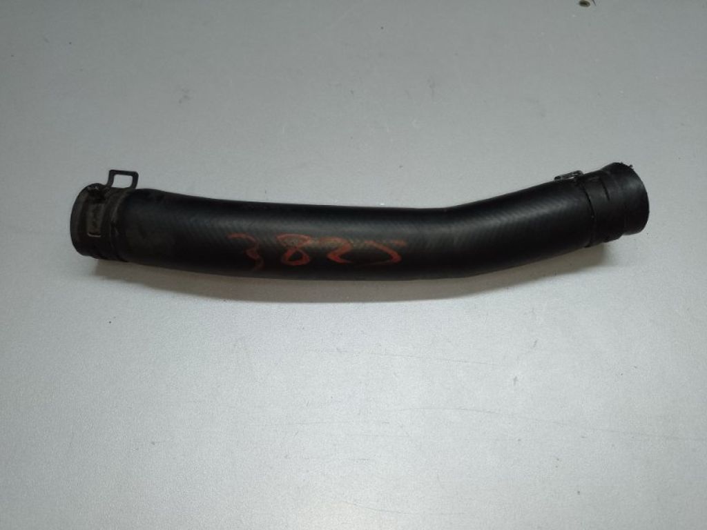 1370A230 | Патрубок системи охолодження прав. MITSUBISHI LANCER X 10 07-15