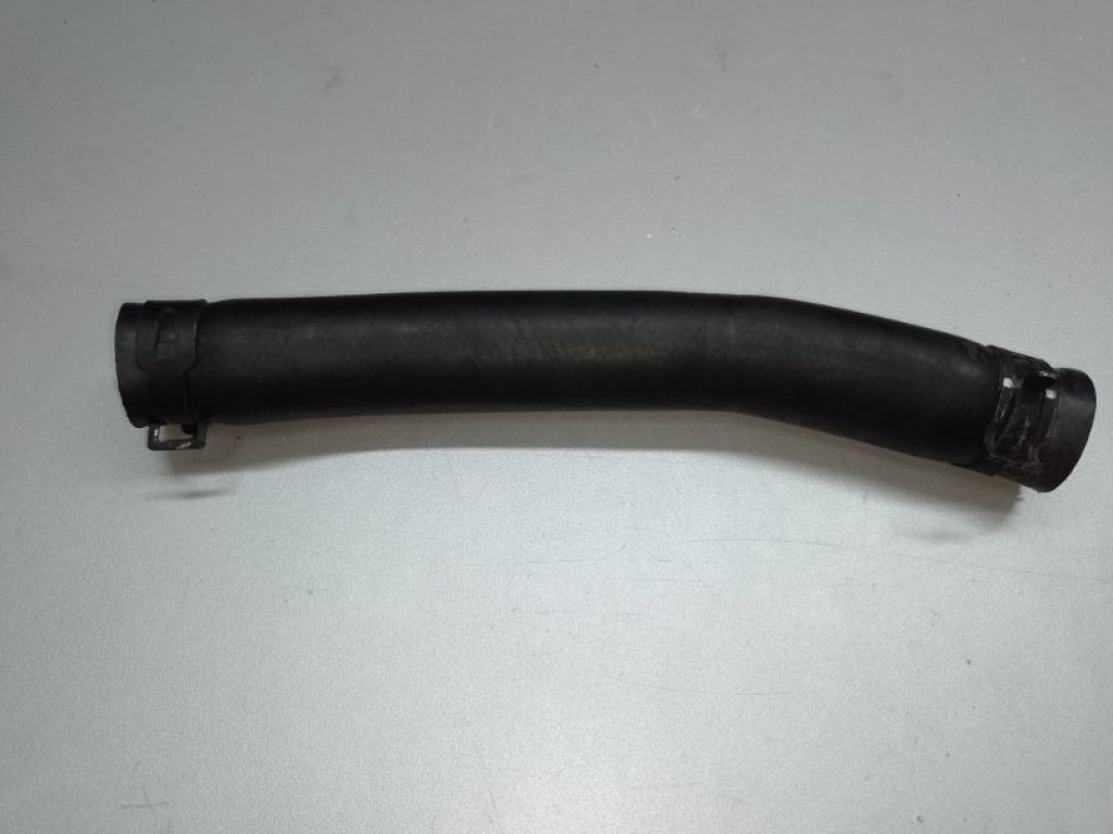 1370A230 | Патрубок системи охолодження прав. MITSUBISHI LANCER X 10 07-15 - Фото 2