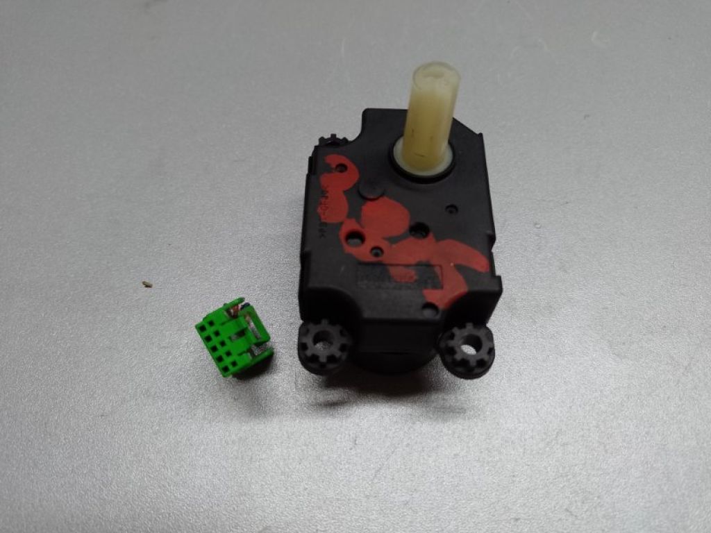 7820A080 | Моторчик заслонки печки MITSUBISHI LANCER X 10 07-15 - Фото 3