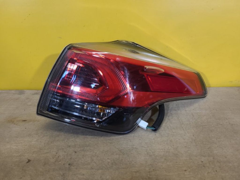 8155042201 | Ліхтар зовнішній прав. TOYOTA RAV4 13-19