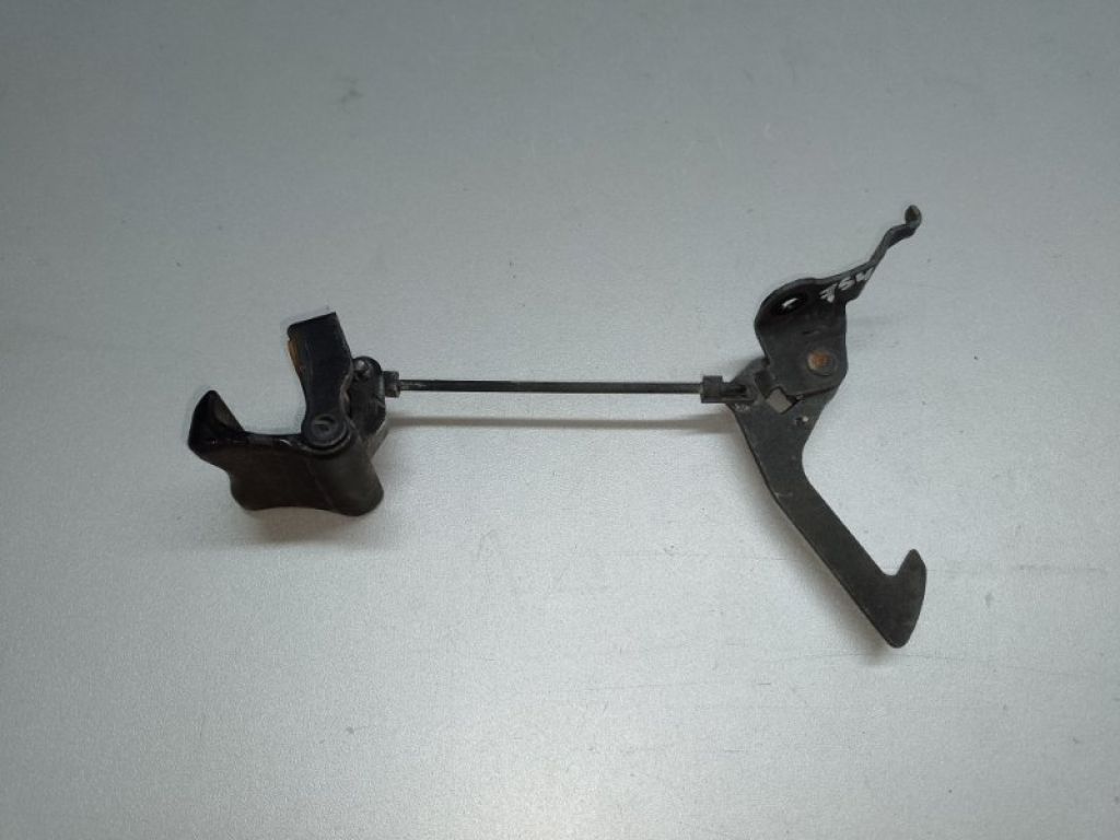 53550-33040 | Крюк замка капота LEXUS ES300 ES330 01-06