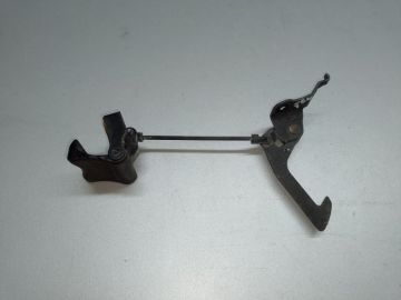 Гак замка капота LEXUS ES300 ES330 01-06