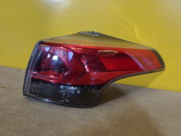 Ліхтар зовнішній прав. TOYOTA RAV4 13-19