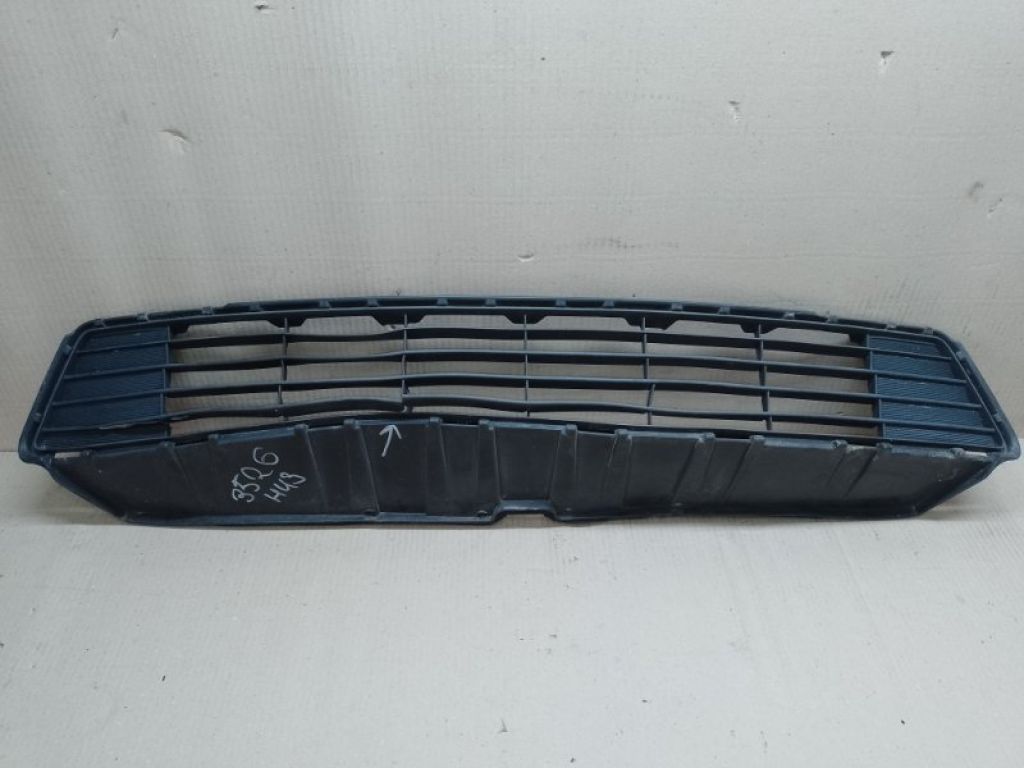 53112-52370 | Решітка переднього бампера TOYOTA PRIUS C/AQUA 11-14