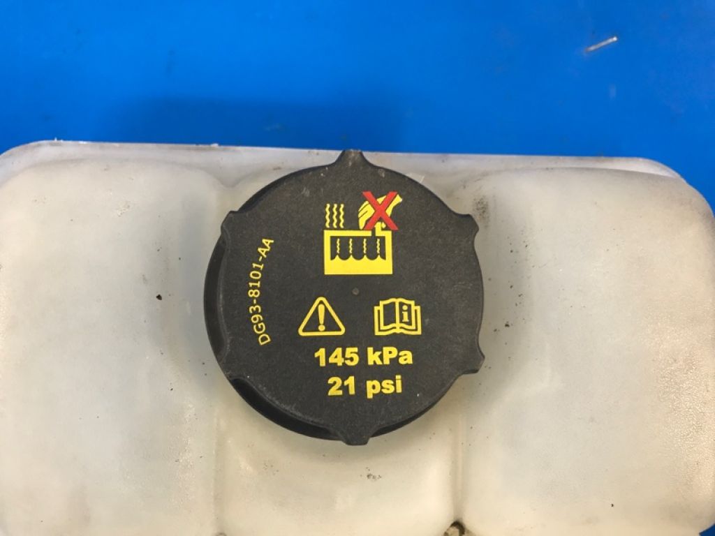 CV6Z-8A080-A | Бачок расширительный FORD FOCUS 10-18 - Фото 2