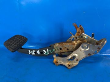 Педаль тормоза TOYOTA PRIUS - 30 09-17