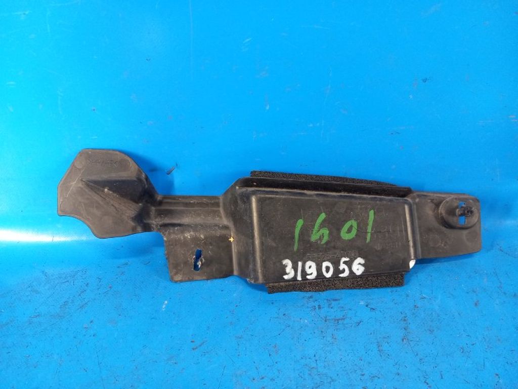 5382547010 | Накладка крыла переднего внутренняя прав. TOYOTA PRIUS - 30 09-17