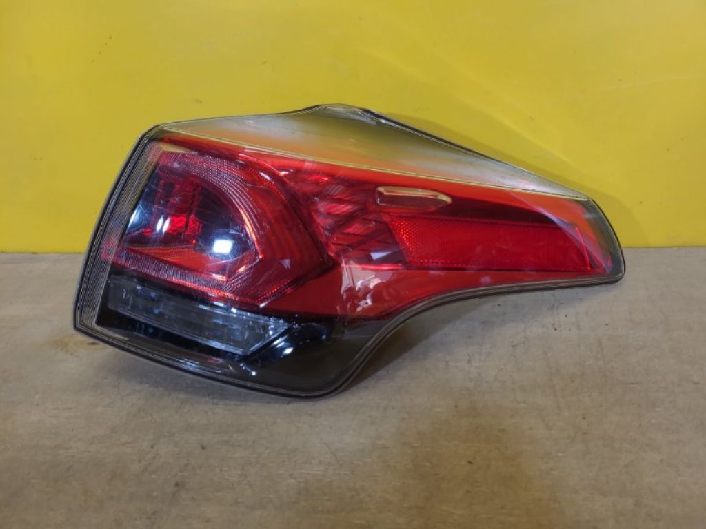 8155042200 | Ліхтар зовнішній прав. TOYOTA RAV4 13-19