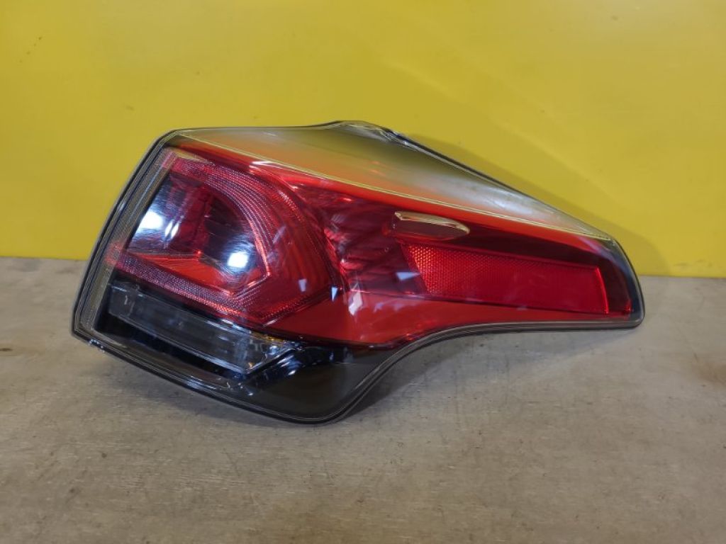 8155042200 | Фонарь наружный прав. TOYOTA RAV4 13-19