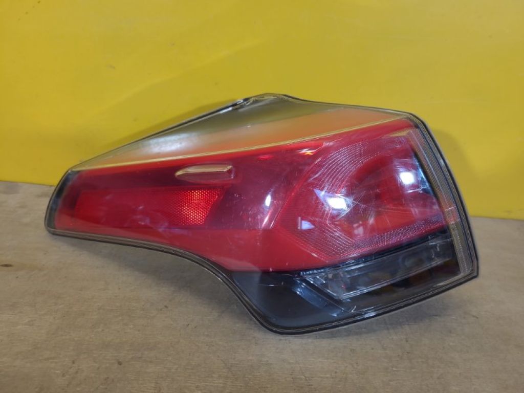 8156042200 | Фонарь наружный лев. TOYOTA RAV4 13-19