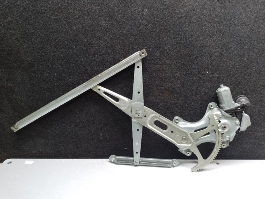 69801-52070 | Склопідйомник передн. прав. TOYOTA PRIUS - 30 09-17