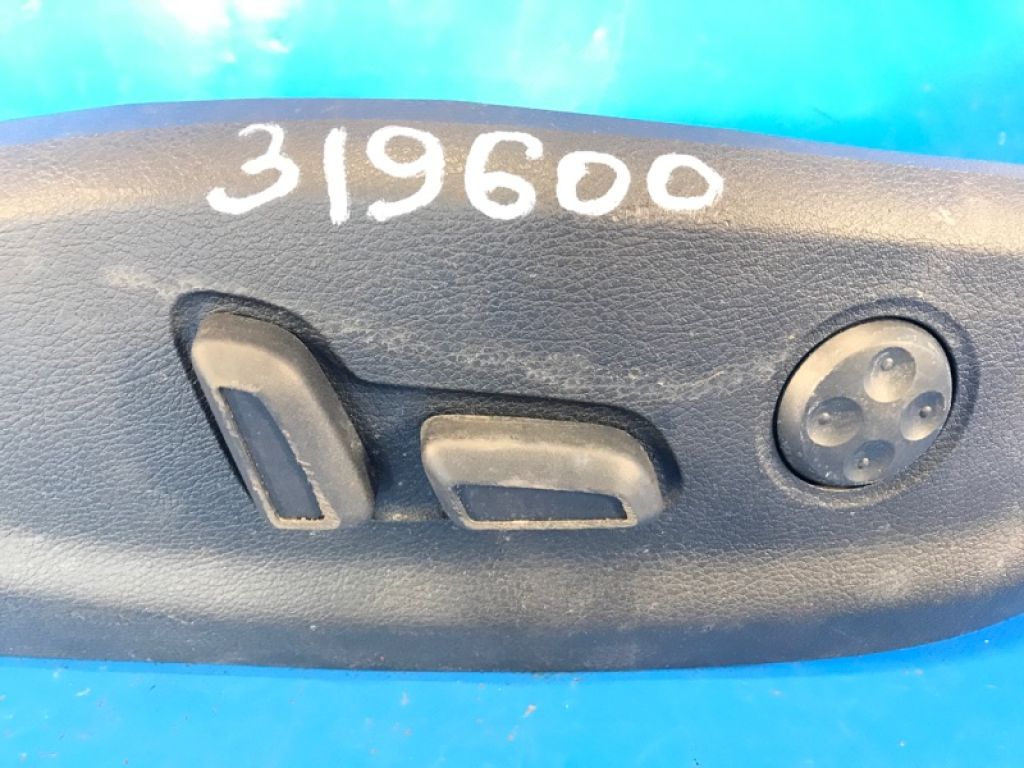 4G0959748 | Блок кнопок памяти сидений прав. AUDI A3 (8V) 12–17