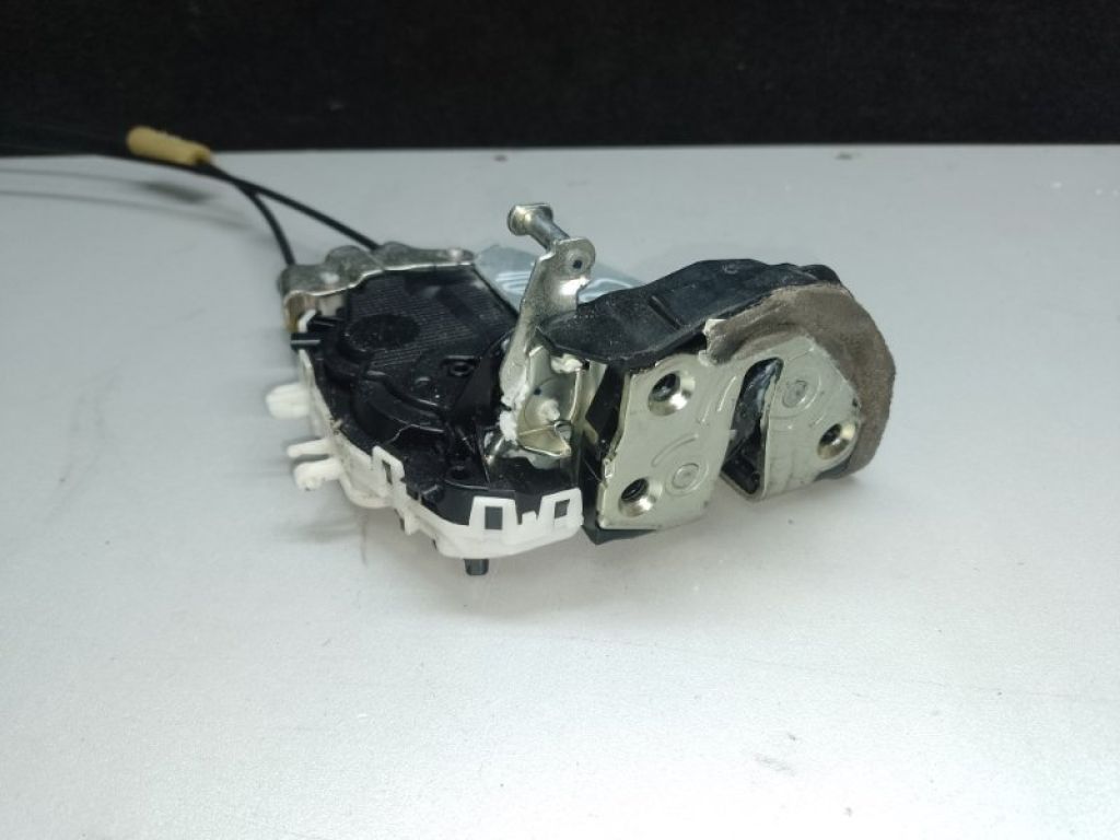 69060-47090 | Замок двери задн. лев. TOYOTA PRIUS - 30 09-17