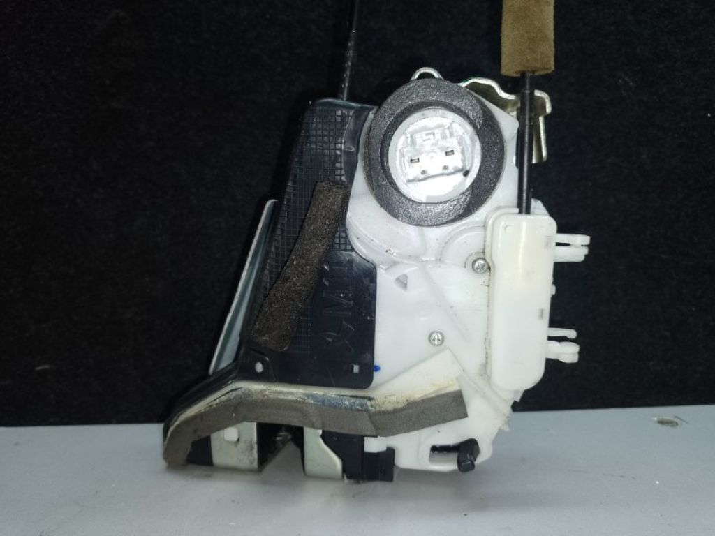 69060-47090 | Замок двери задн. лев. TOYOTA PRIUS - 30 09-17 - Фото 3