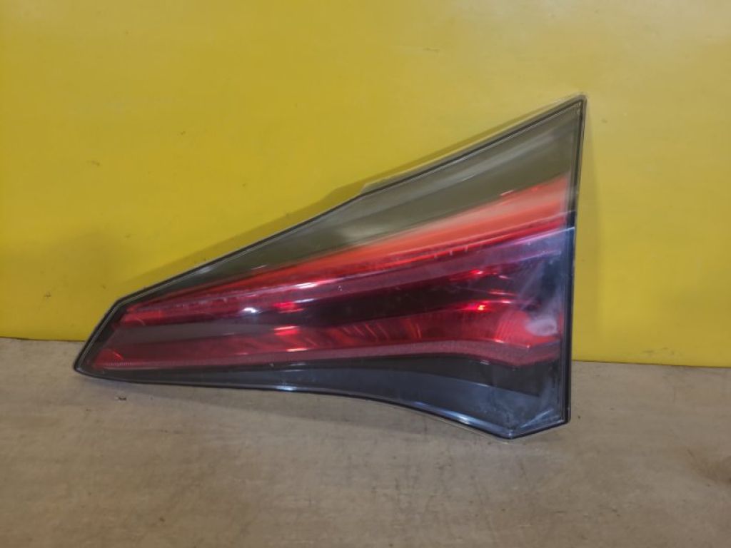 8158042030 | Ліхтар внутрішній прав. TOYOTA RAV4 13-19