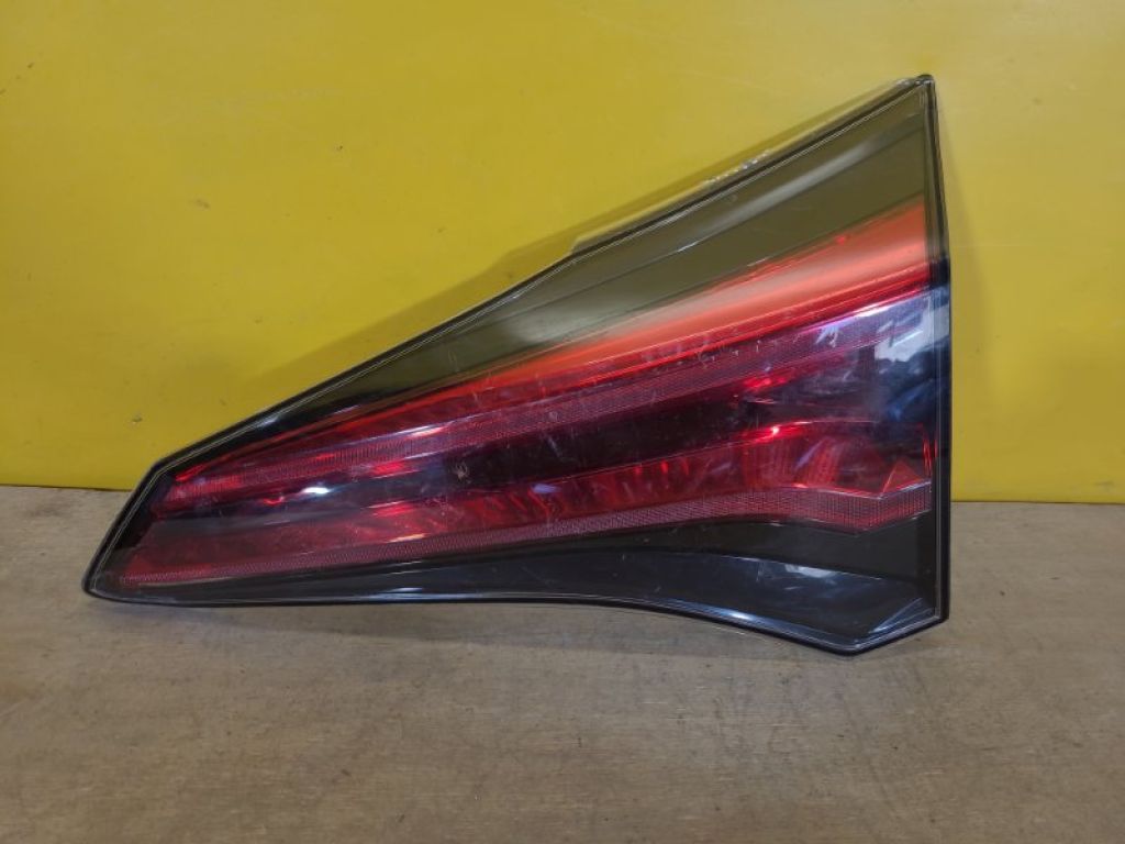 8158042031 | Ліхтар внутрішній прав. TOYOTA RAV4 13-19