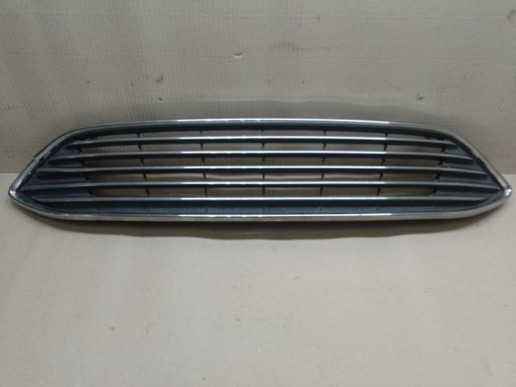 FM5Z-8200-AA | Решетка радиатора FORD FOCUS 10-18