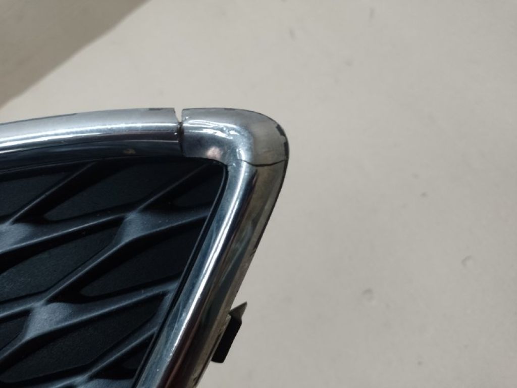 F1EZ-8200-B | Решітка радіатора FORD FOCUS 10-18 - Фото 4