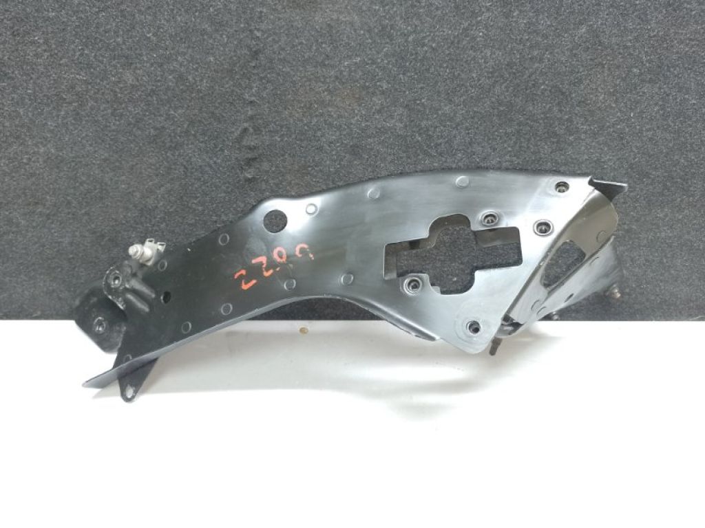 A 211 620 03 16 | Панель передняя верхняя лев. MERCEDES E-CLASS W211 02-09