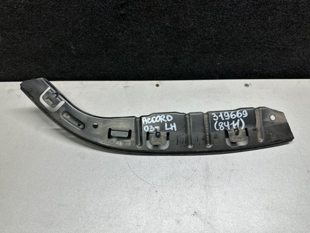 71555-SDN-A00 | Кронштейн заднього бампера лів. HONDA ACCORD COUPE 03-07