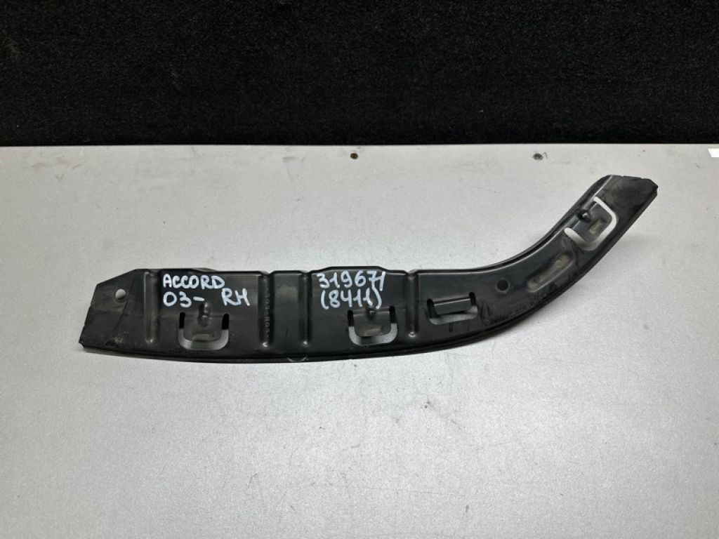 71505-SDN-A00 | Кронштейн заднього бампера прав. HONDA ACCORD COUPE 03-07