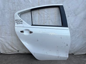 Двері задн. прав. TOYOTA PRIUS C/AQUA 11-14