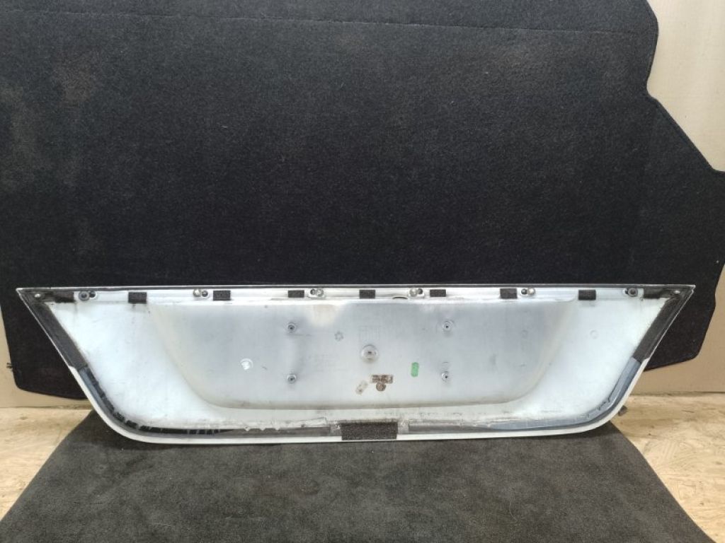 A 211 810 01 73 9999 | Панель подсветки номера MERCEDES E-CLASS W211 02-09 - Фото 2