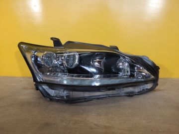 Фара прав. LEXUS CT200 11-17