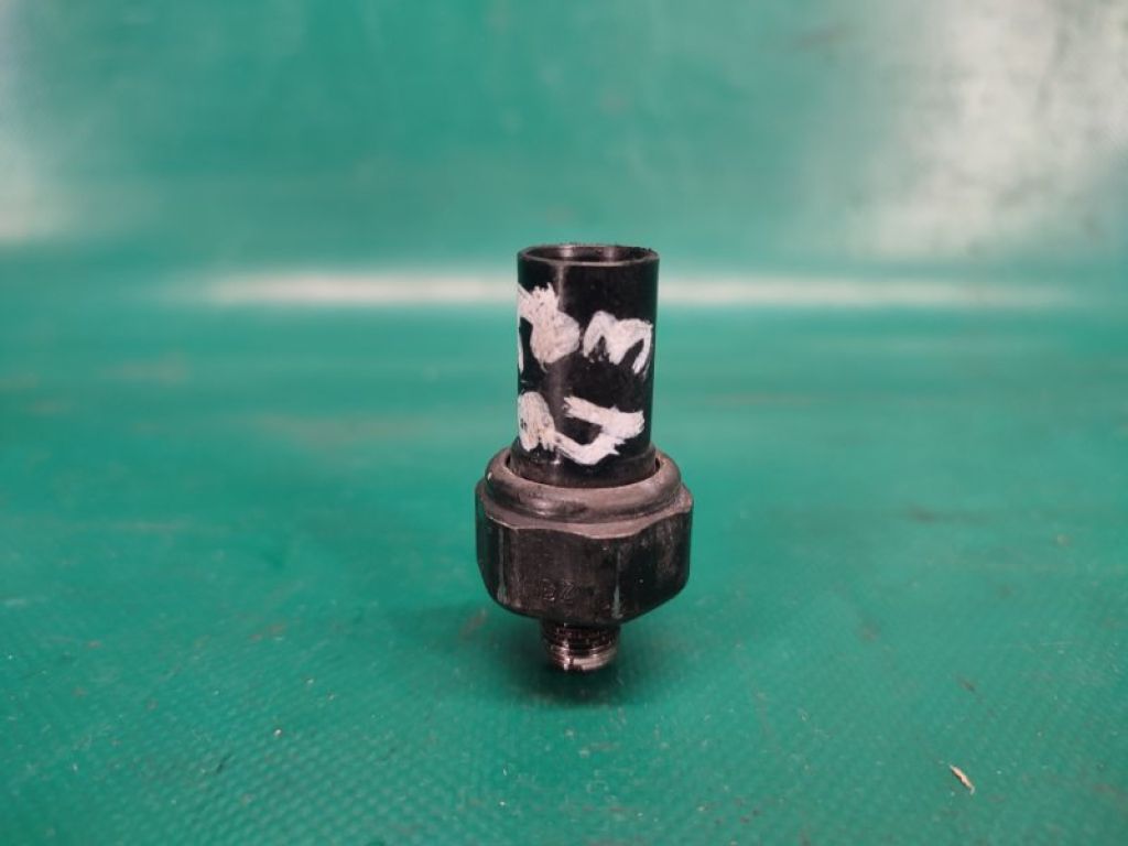 94750-37100 | Датчик тиску олії ДВЗ HYUNDAI ELANTRA AD 16- - Фото 4