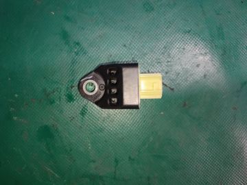 Датчик удару передн. прав. LEXUS RX350/450 09-15