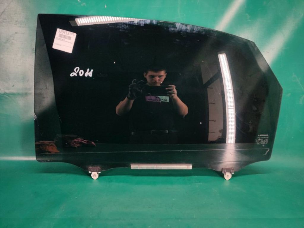 68104-48130 | Скло дверей задн. лів. LEXUS RX350/450 09-15