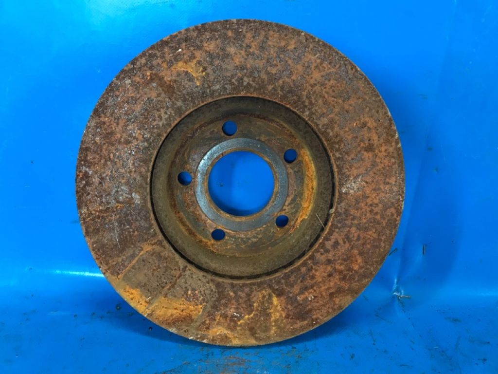 BV6Z-1125-E | Тормозной диск передний FORD FOCUS 10-18 - Фото 2