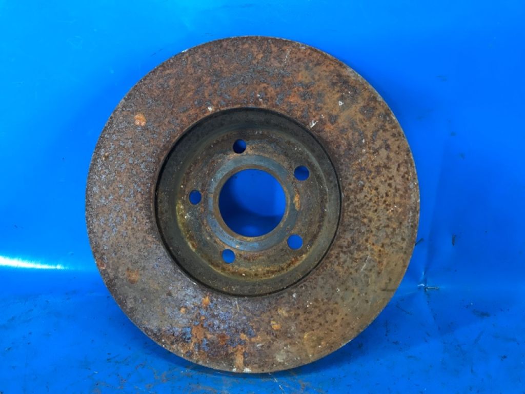 BV6Z-1125-E | Тормозной диск передний FORD FOCUS 10-18 - Фото 2