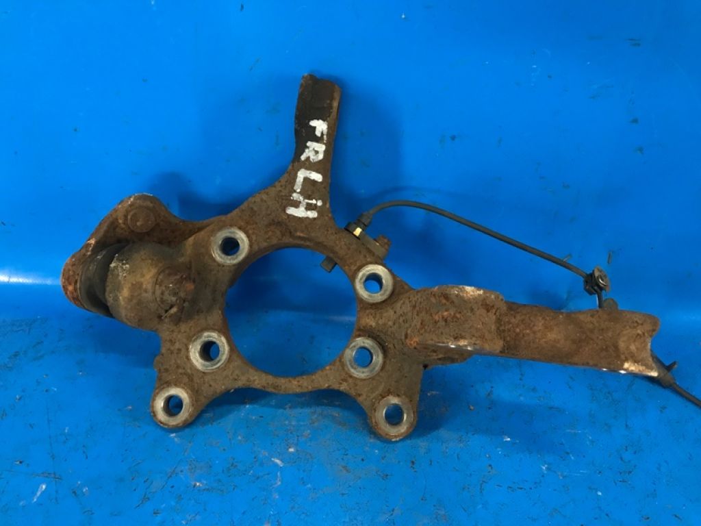 4321212410 | Кулак поворотный лев. TOYOTA PRIUS PLUS 11-14