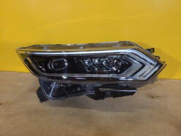 Фара прав. NISSAN QASHQAI/ROGUE SPORT 14-