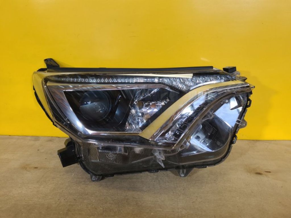 8114542680 | Фара прав. TOYOTA RAV4 13-19