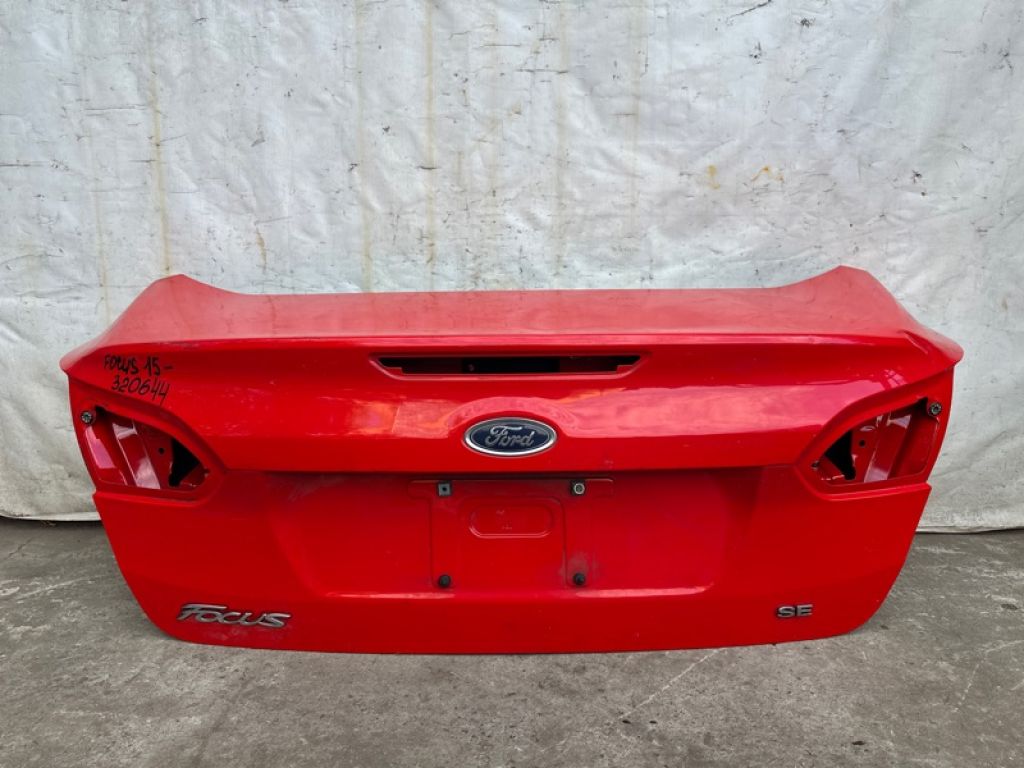 F1EZ-5440110-A | Крышка багажника FORD FOCUS 10-18