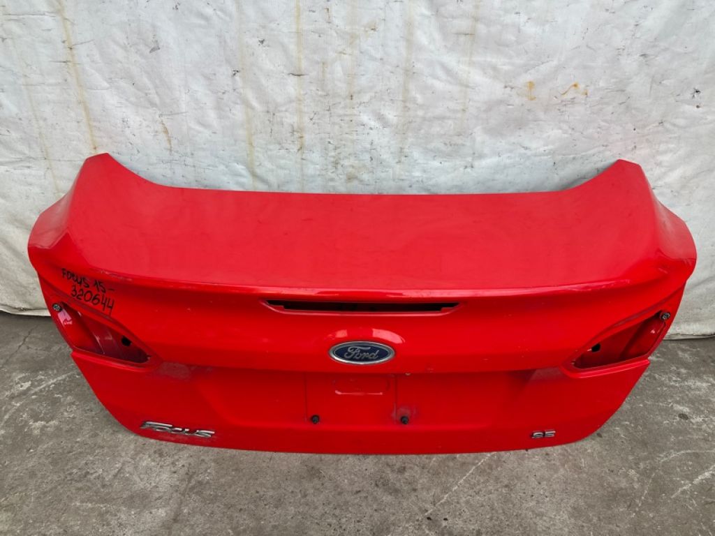 F1EZ-5440110-A | Крышка багажника FORD FOCUS 10-18 - Фото 2