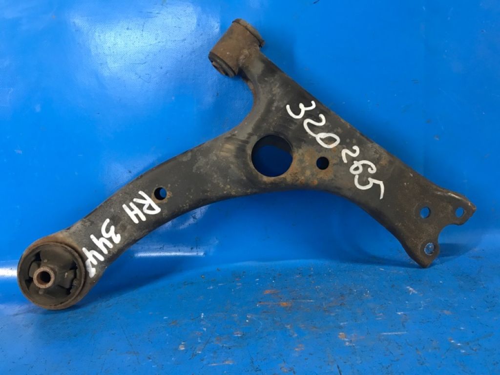 4806847040 | Важіль передньої підвіски нижній прав. TOYOTA PRIUS - 20 03-11