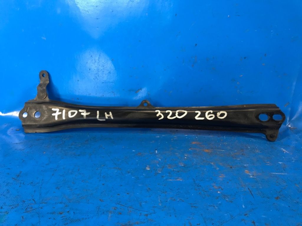 5110847020 | Кронштейн кріплення передньої панелі лів. TOYOTA PRIUS 16-