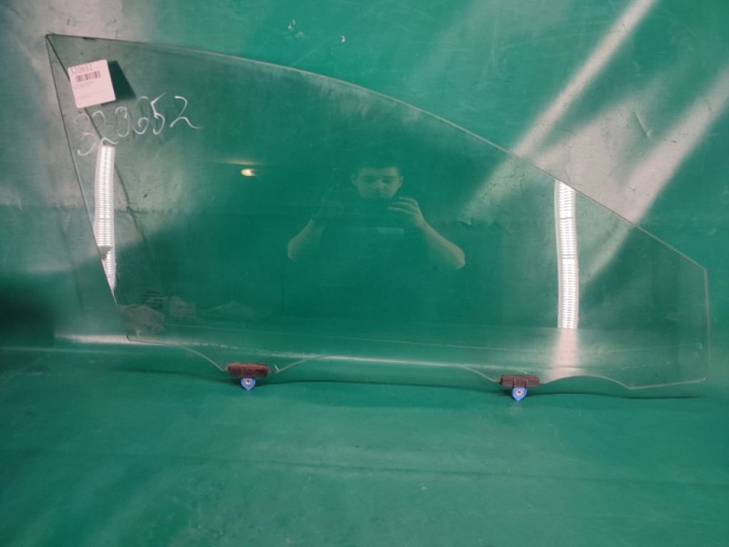 68101-06340 | Стекло двери передн. прав. TOYOTA CAMRY 70 17-