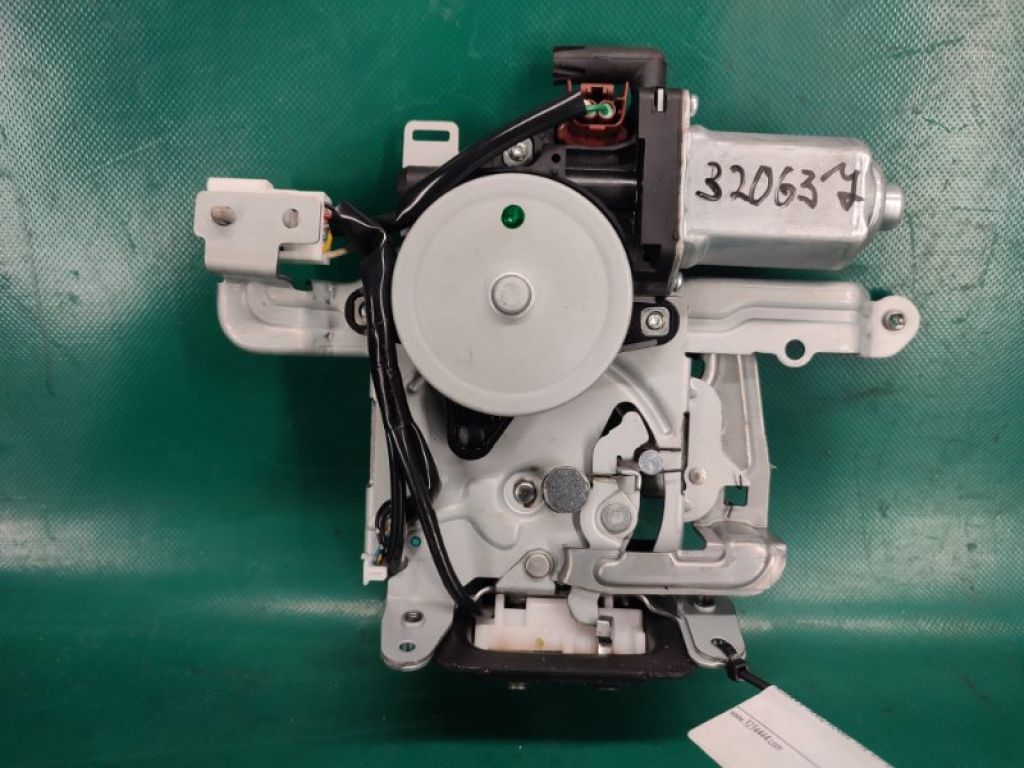 90500-1AA0B | Замок кришки багажника NISSAN X-TRAIL/ROGUE T32 13-20