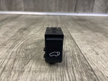Кнопка открывания багажника внутренняя передн. LEXUS RX350/450 09-15